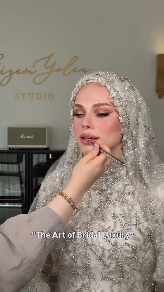 Güzellik bütünde saklıdır ama bütünü özel kılan; özenle seçilen detaylar, kişisel dokunuşlar ve doğru tercihlerdir. Her parça birbiriyle uyu