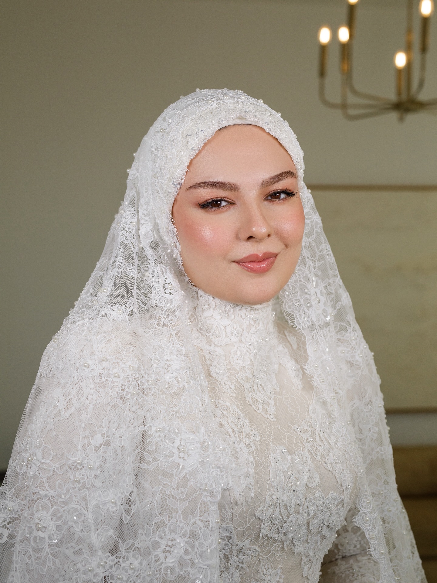 Sevgili Begüm’ün masum güzelliği ve baştan sona dantelden oluşan zarif gelinliği🤍