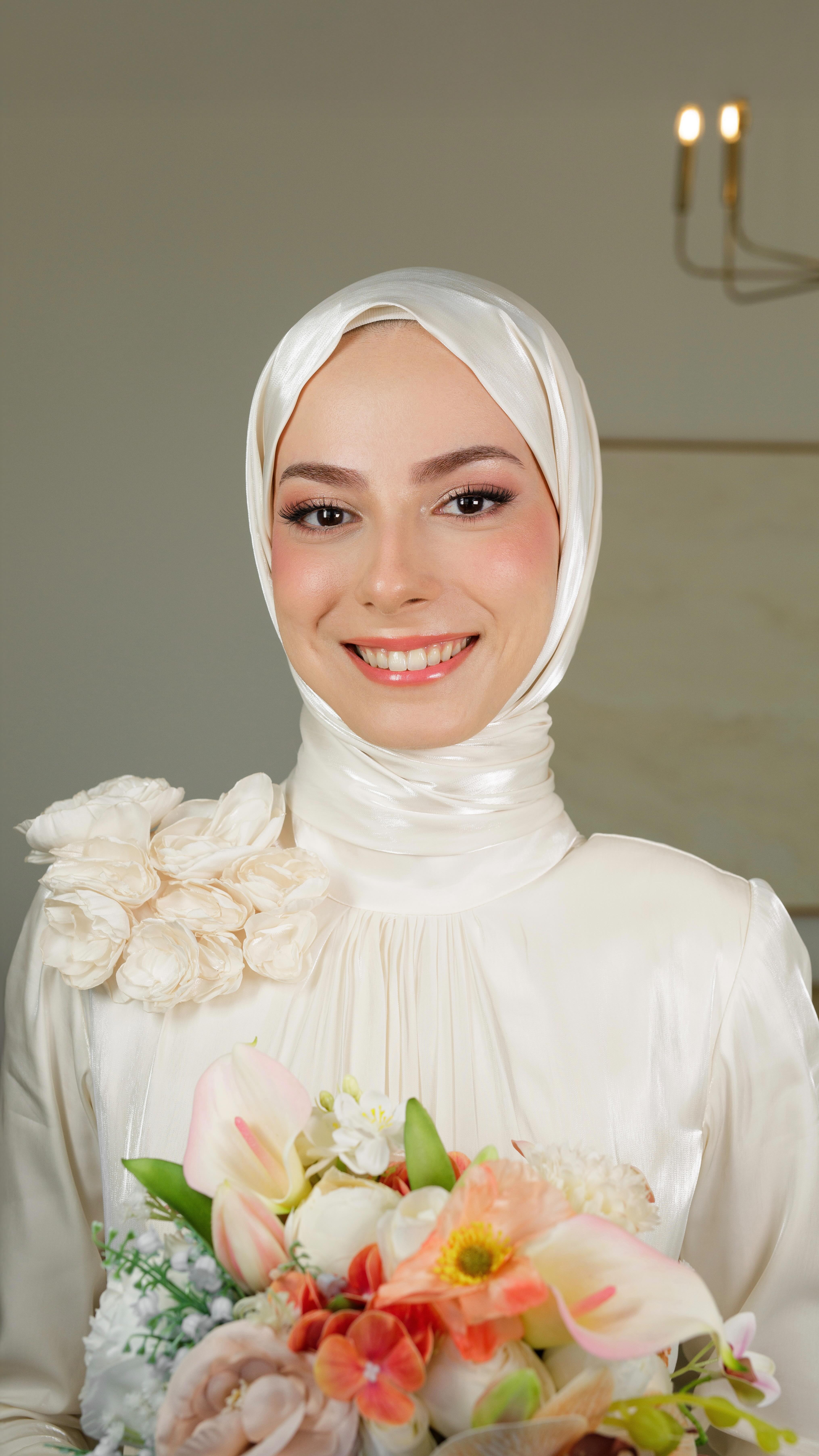 Sevgili Elif’i çekim günü için hazırladık.🤍